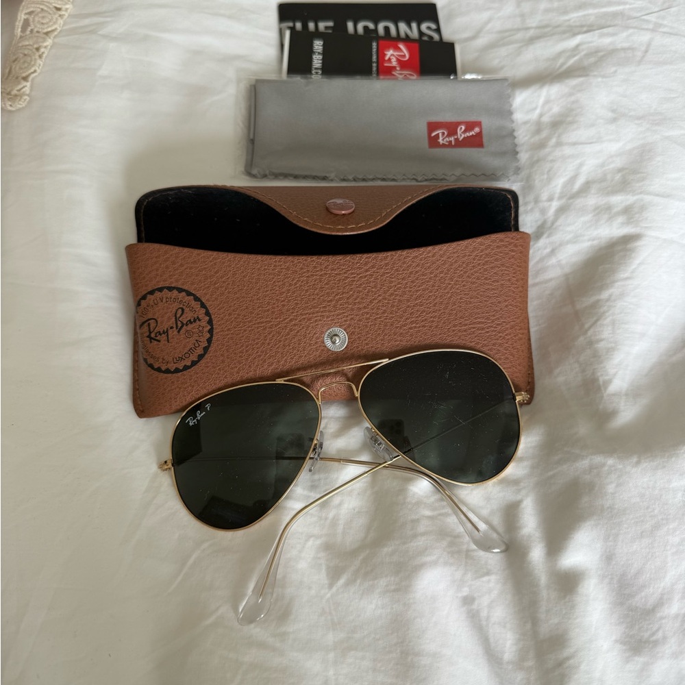 Ray-Ban Polarized Classic Gold Aviator Sunglasses